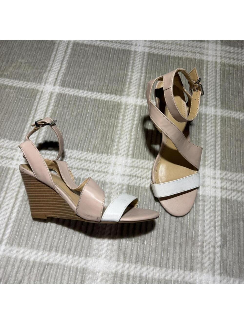 Express Women's Pink and Tan Sandal